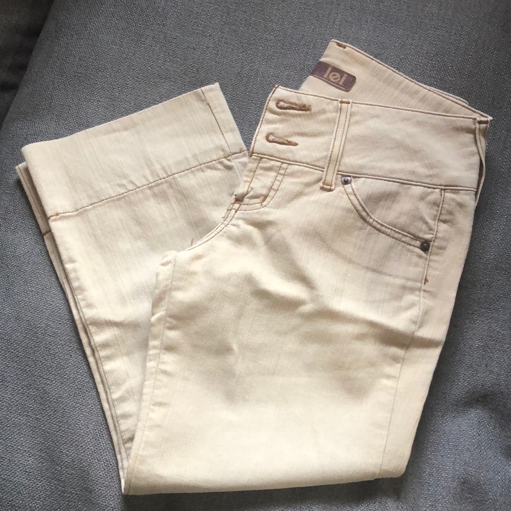 Lei Capri